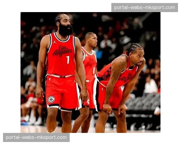 哈登转战骑士，快船与骑士达成球星互换交易